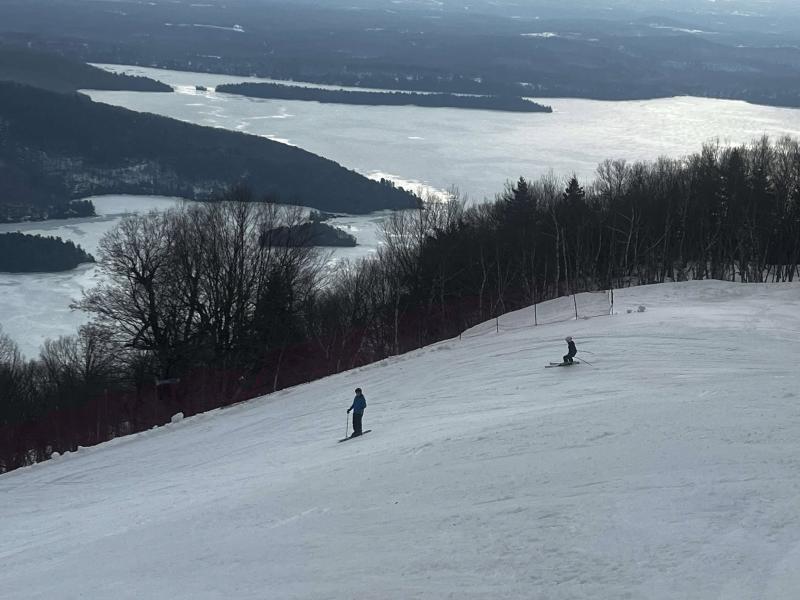 Owl's Head Ski & Golf - Un beau dimanche de printemps Owl's Head Ski & Golf - Un beau dimanche de printemps