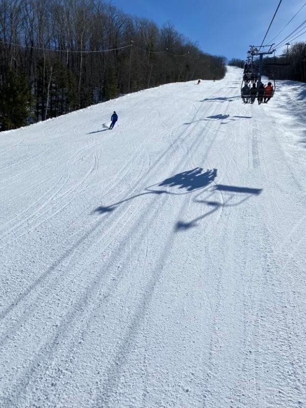 Centre de ski Le Relais - On fait de beaux virages, ça mord partout ! Centre de ski Le Relais - On fait de beaux virages, ça mord partout !